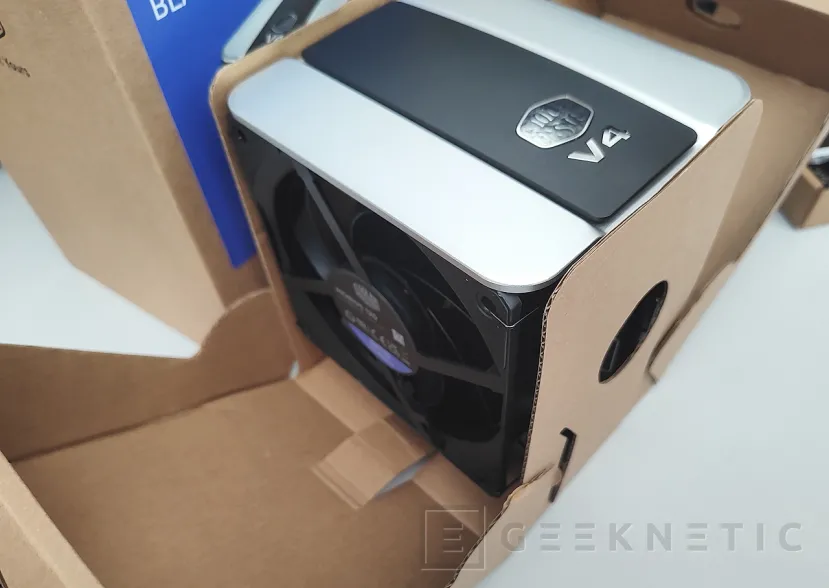 Geeknetic Cooler Master V4 Alpha 3DHP Black Review 2