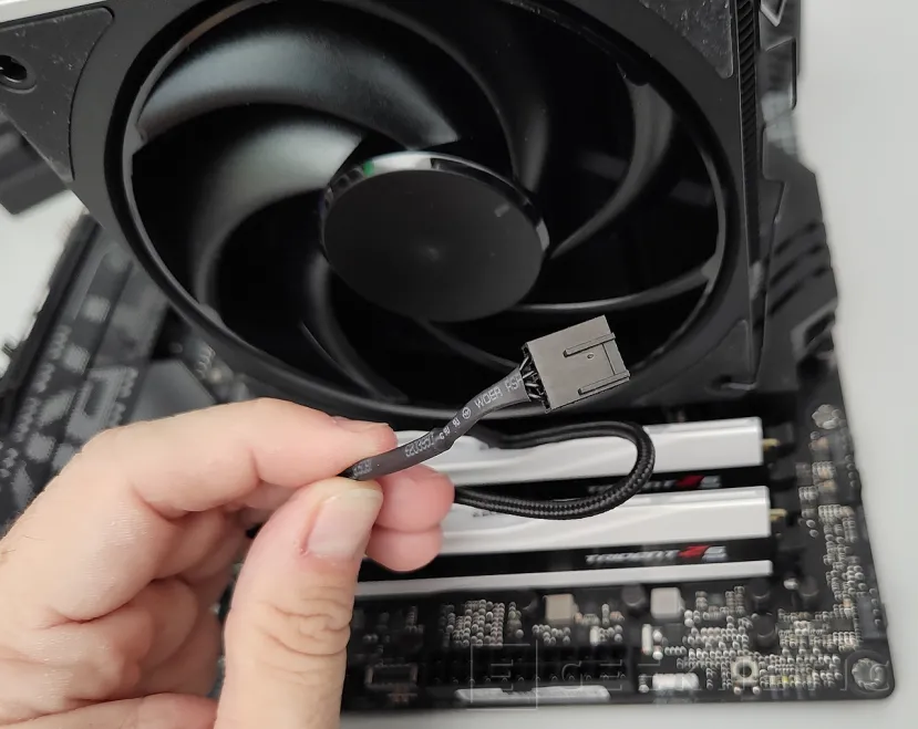 Geeknetic Cooler Master V4 Alpha 3DHP Black Review 14