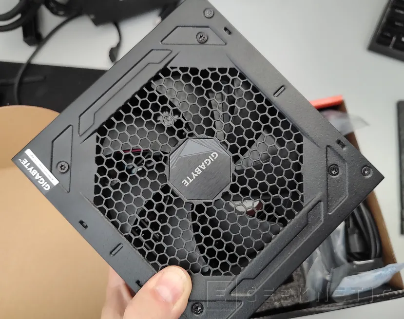 Geeknetic Gigabyte UD850GM PG5 850W Gold Review 3