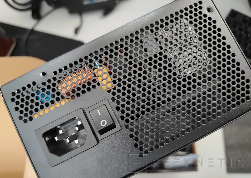 Geeknetic Gigabyte UD850GM PG5 850W Gold Review 12