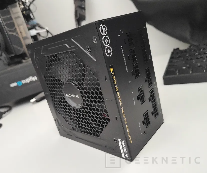 Geeknetic Gigabyte UD850GM PG5 850W Gold Review 18