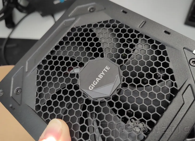 Geeknetic Gigabyte UD850GM PG5 850W Gold Review 11