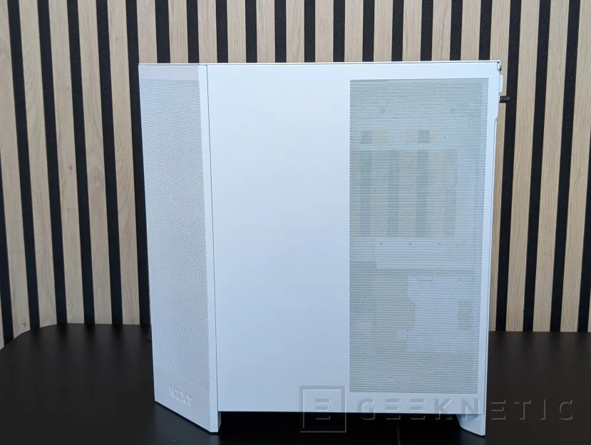 Geeknetic NZXT H9 FLOW RGB+ Review 5