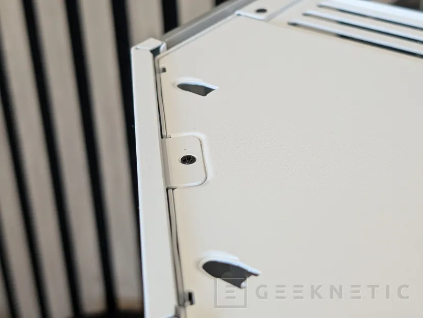 Geeknetic NZXT H9 FLOW RGB+ Review 8