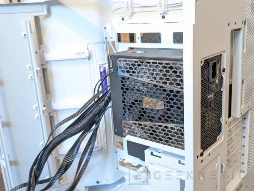 Geeknetic NZXT H9 FLOW RGB+ Review 18