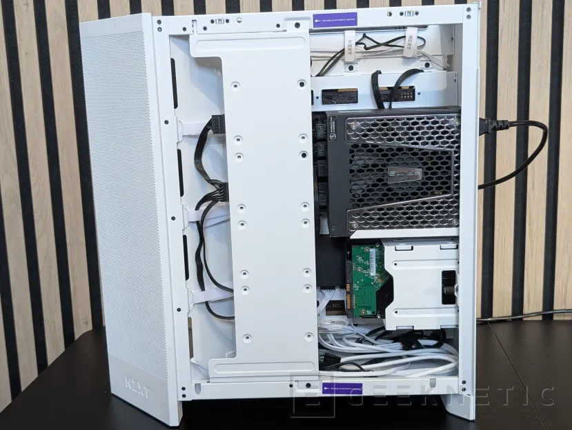 Geeknetic NZXT H9 FLOW RGB+ Review 24