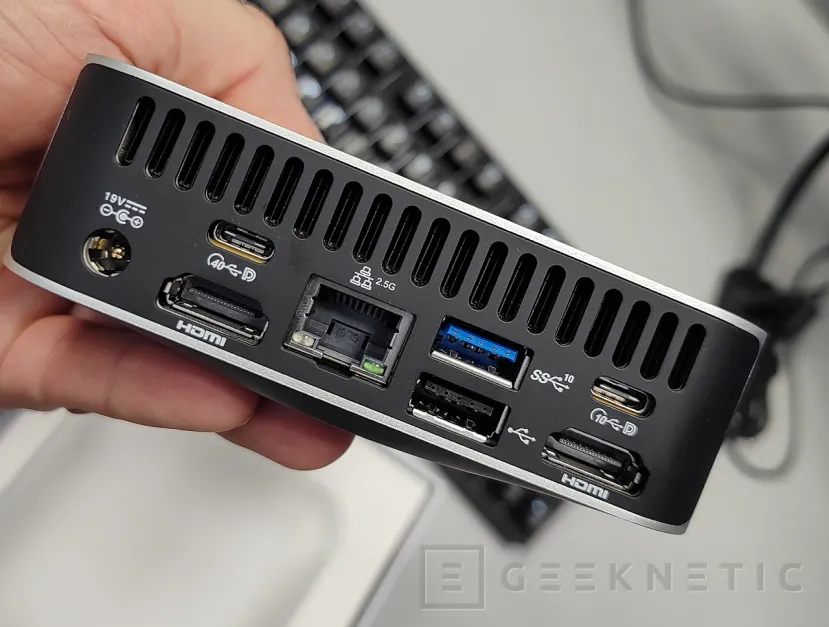Geeknetic Geekom A6 Review 6