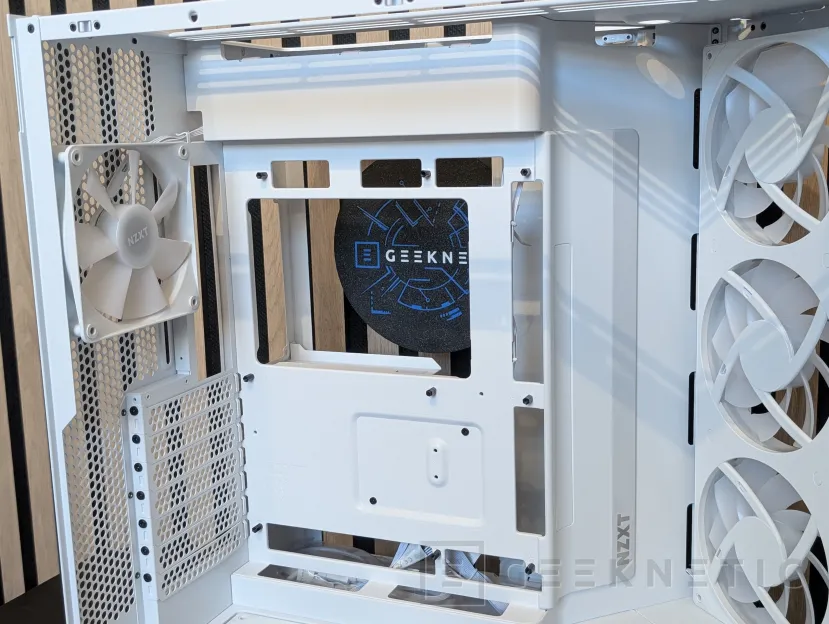 Geeknetic NZXT H9 FLOW RGB+ Review 13