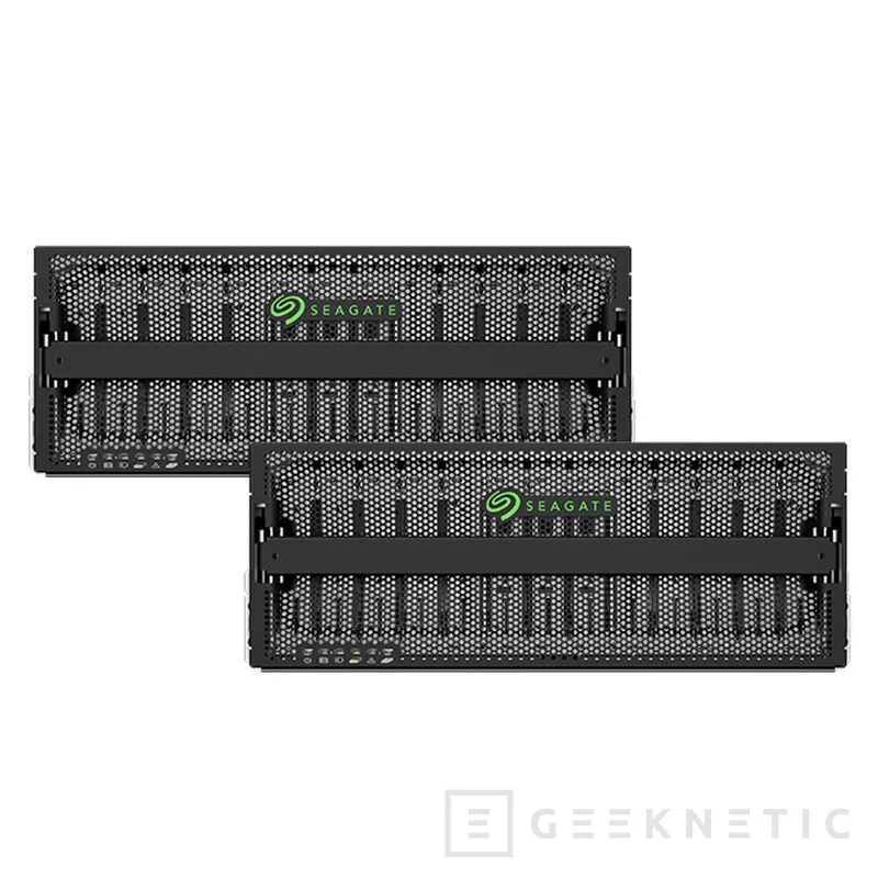 Geeknetic Seagate presenta los Exos 4U100 y 4U74 con hasta 3,2 PB por chasis, SAS-4 y tecnología Mozaic HAMR para almacenamiento empresarial eficiente 1