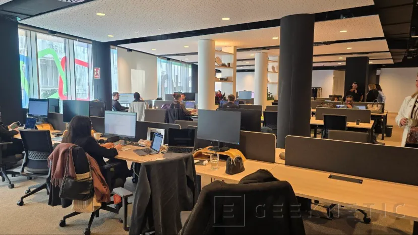 Geeknetic Zoho inaugura sus nuevas oficinas en Valencia con más de 1.000 m2 para fortalecer su presencia en el sur de Europa 1