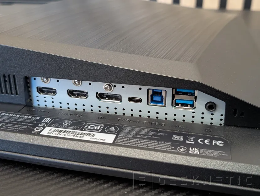 Geeknetic MSI MPG 271QR QD-OLED X50 Review 4