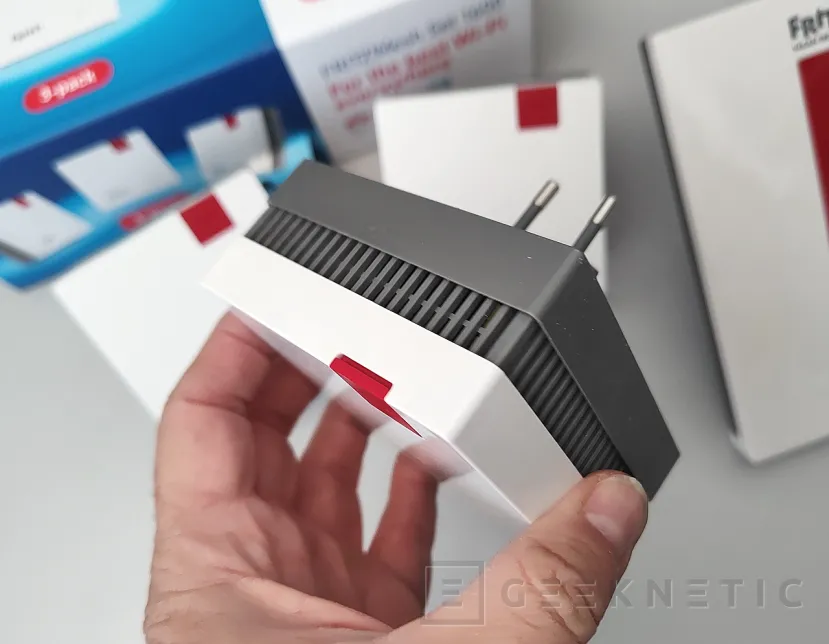 Geeknetic FRITZ!Mesh Set 1600 3x Review 17