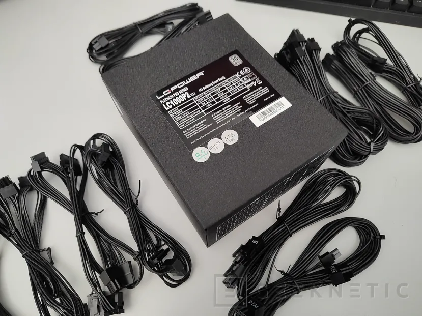 Geeknetic LC-POWER LC1000P2 V3.1 Platinum Pro 1000W Review 23