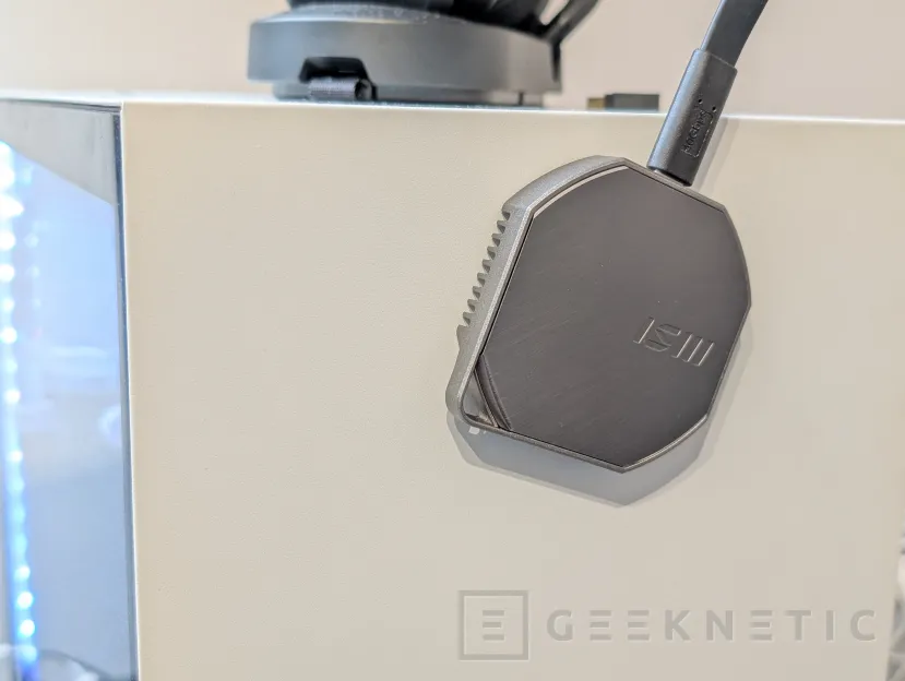 Geeknetic MSI DATAMAG 40Gbps 2 TB Review 8