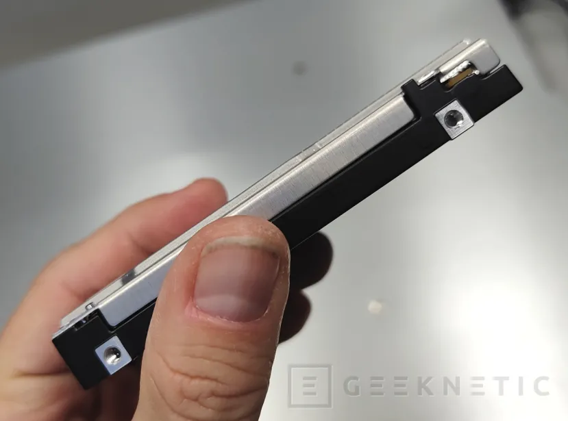 Geeknetic KIOXIA CD8P-V 6.4TB PCIe 5 Review 5