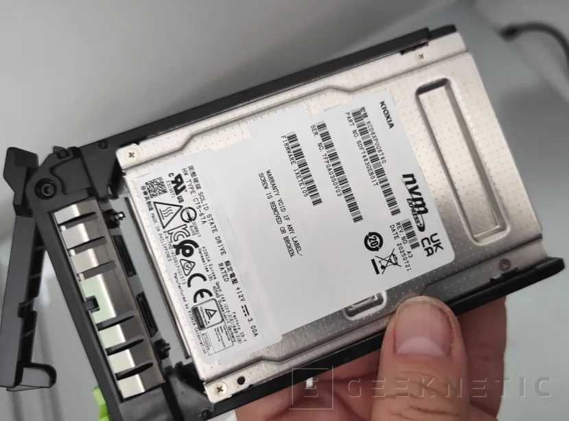 Geeknetic KIOXIA CD8P-V 6.4TB PCIe 5 Review 31