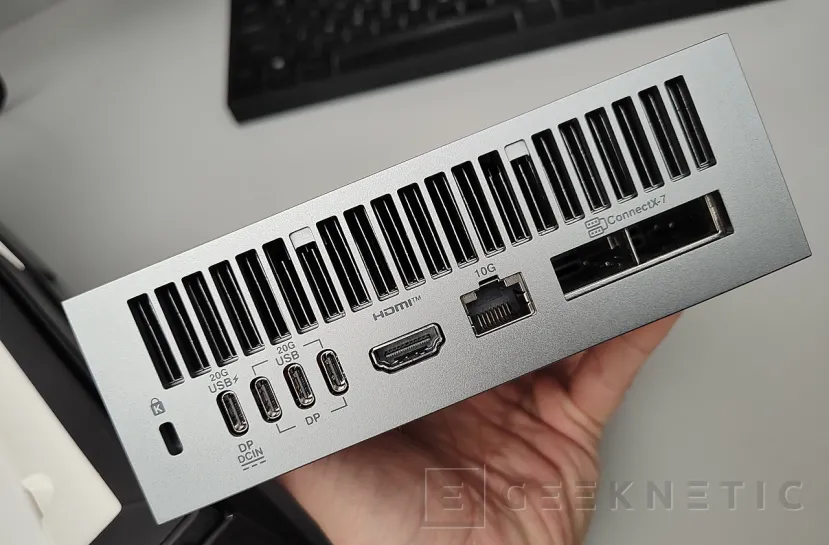 Geeknetic ASUS Ascent GX10 Review 8
