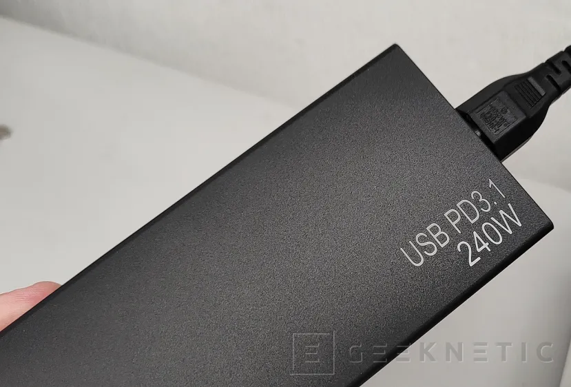 Geeknetic ASUS Ascent GX10 Review 9