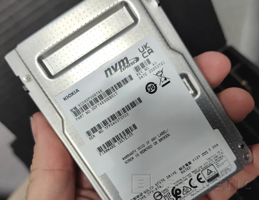 Geeknetic KIOXIA CD8P-V 6.4TB PCIe 5 Review 2