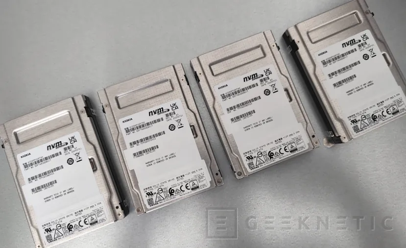 Geeknetic KIOXIA CD8P-V 6.4TB PCIe 5 Review 1