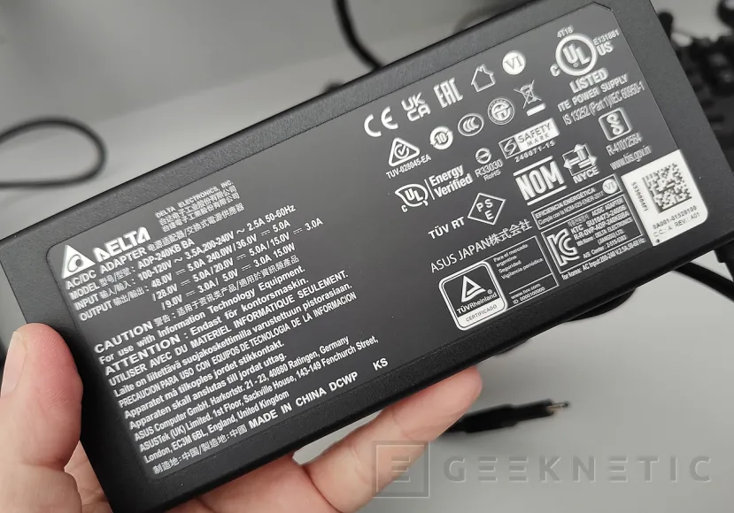 Geeknetic ASUS Ascent GX10 Review 10