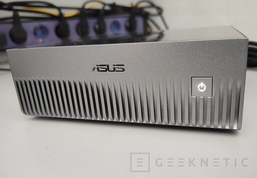 Geeknetic ASUS Ascent GX10 Review 20