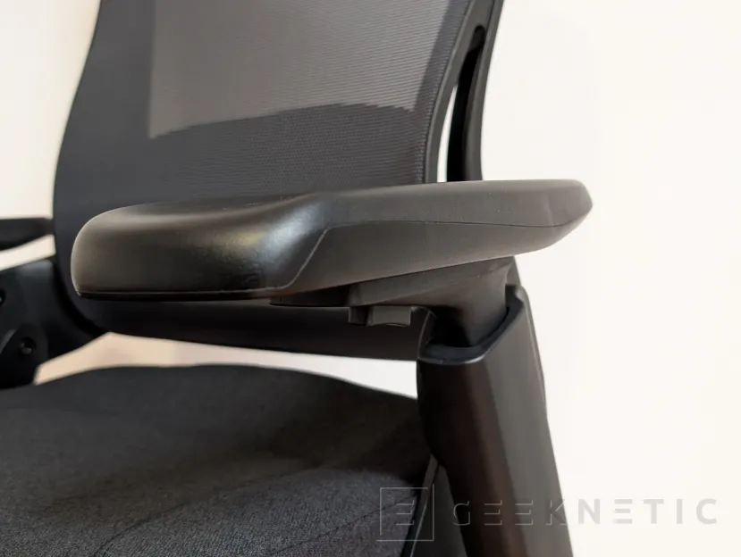 Geeknetic Elgato Embrace Review 15