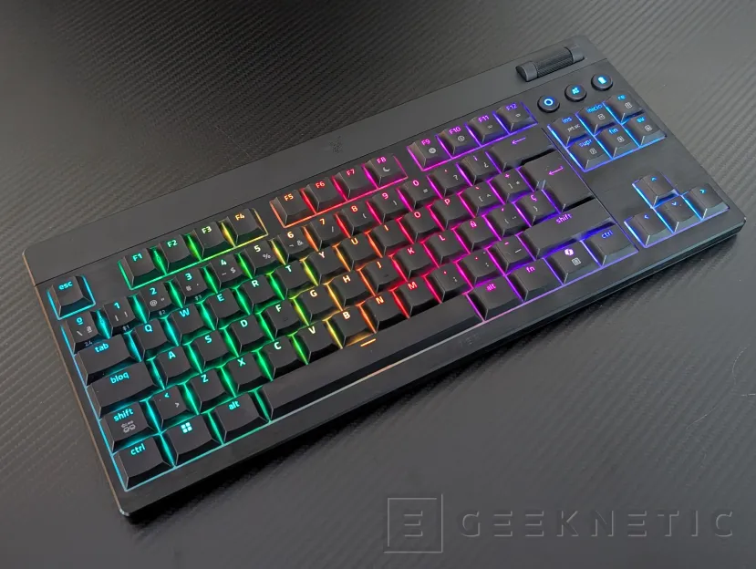 Geeknetic Razer BlackWidow V4 Low-Profile TKL HyperSpeed Review 23