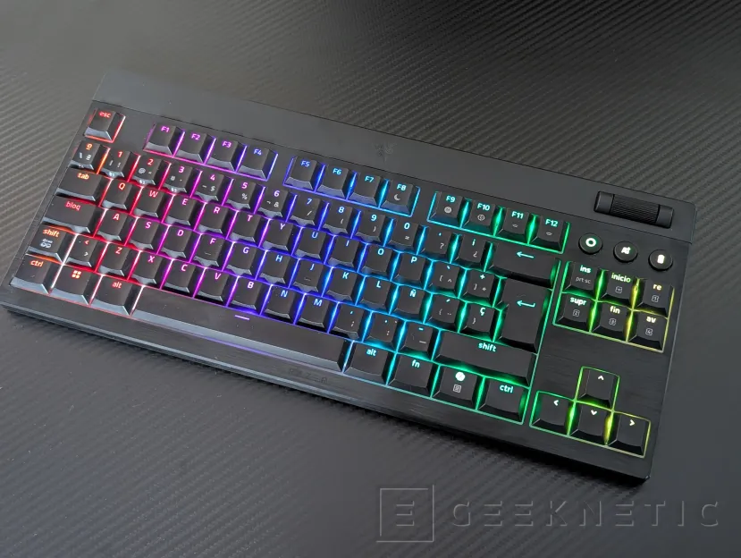 Geeknetic Razer BlackWidow V4 Low-Profile TKL HyperSpeed Review 6