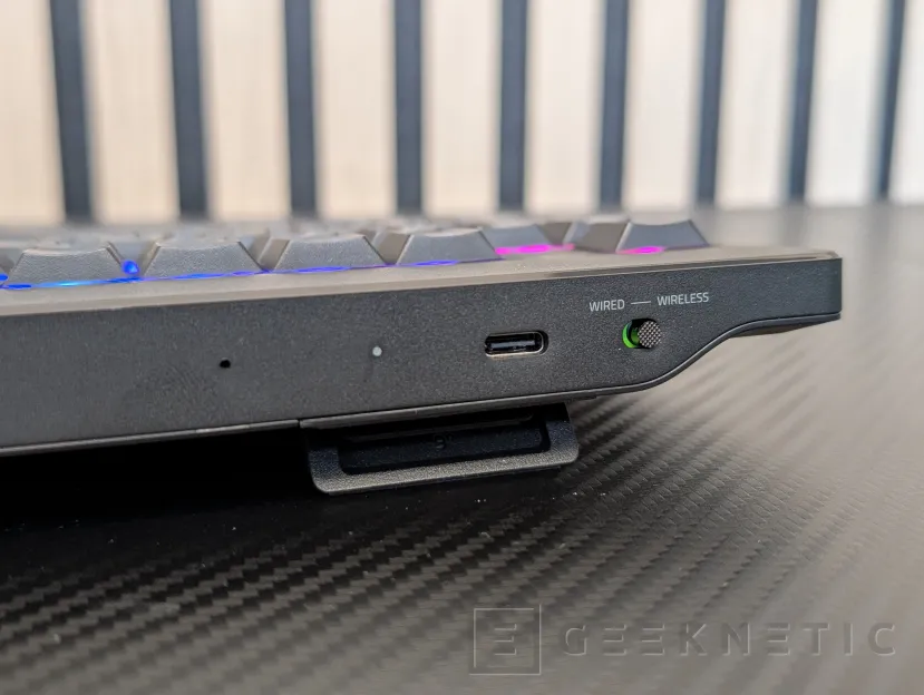 Geeknetic Razer BlackWidow V4 Low-Profile TKL HyperSpeed Review 5