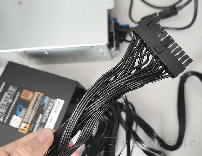 Geeknetic ENDORFY Vero L6 750W Review 7