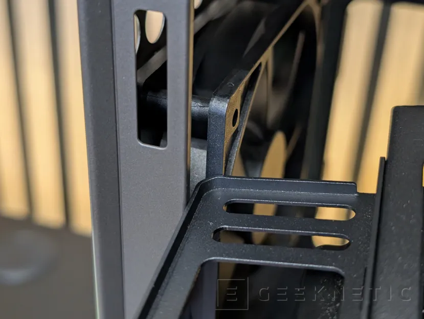 Geeknetic Cooler Master QUBE 540 Review 25