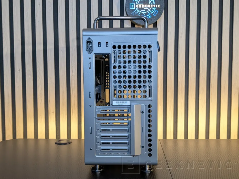 Geeknetic Cooler Master QUBE 540 Review 7