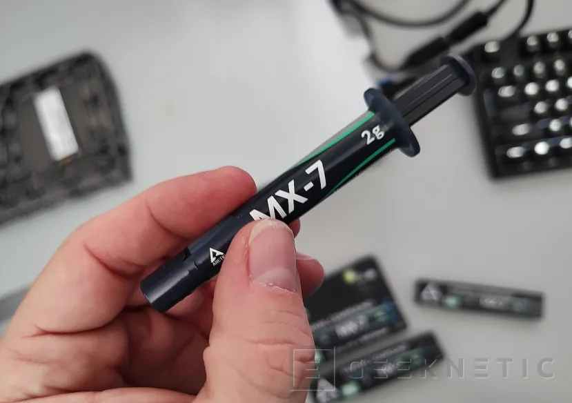 Geeknetic Arctic pasta térmica MX-7 Review 1