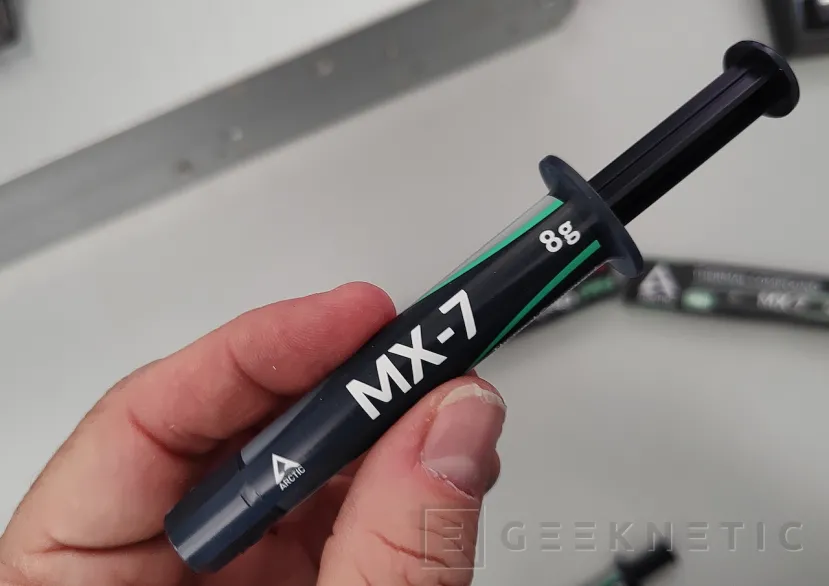 Geeknetic Arctic pasta térmica MX-7 Review 8