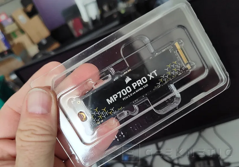 Geeknetic Corsair SSD MP700 PRO XT 2TB Review 4