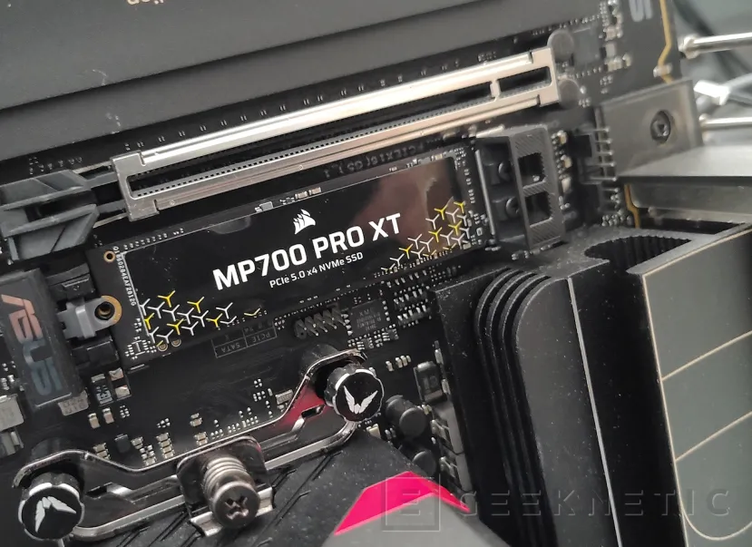 Geeknetic Corsair SSD MP700 PRO XT 2TB Review 9