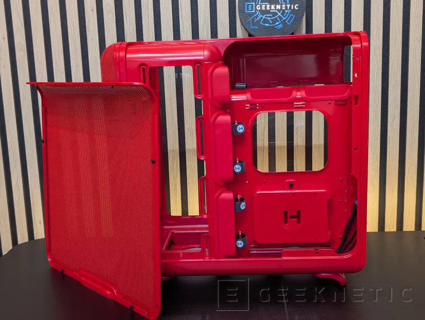 Geeknetic HYTE X50 Review 7