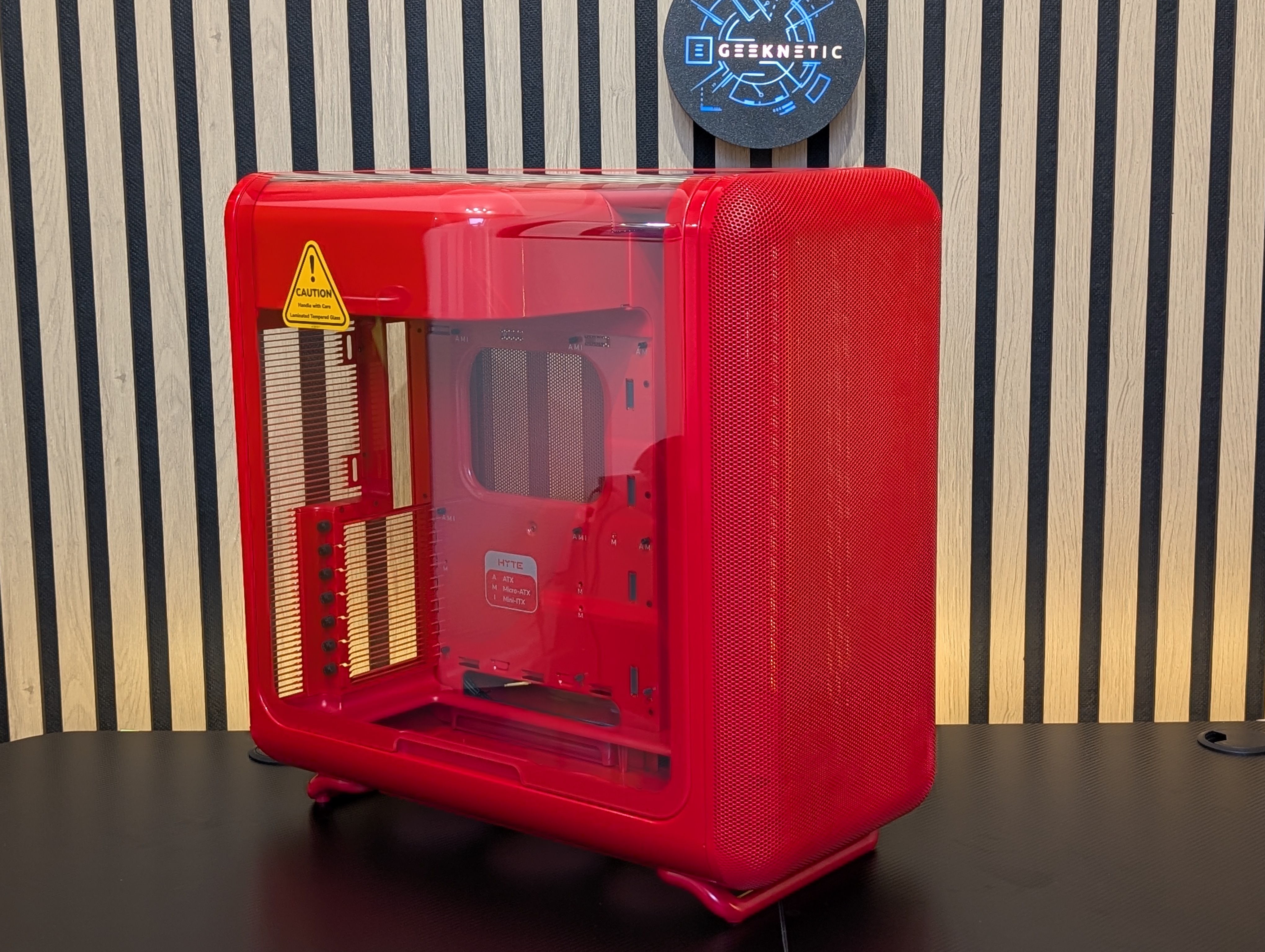 Geeknetic HYTE X50 Review 2