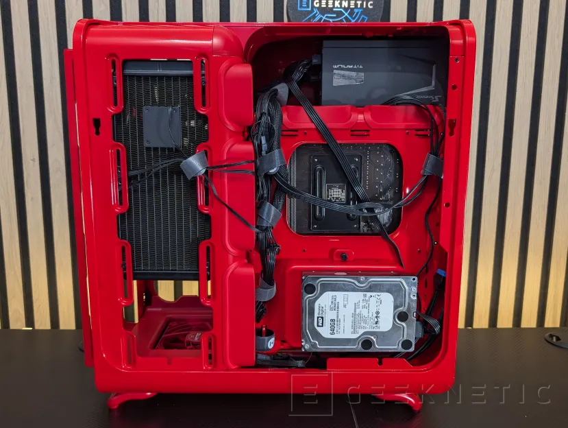 Geeknetic HYTE X50 Review 25