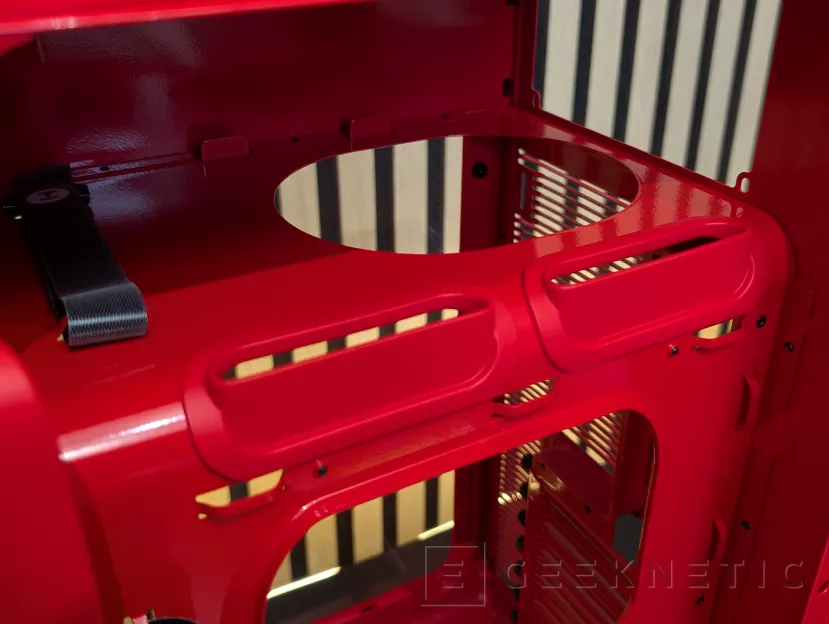 Geeknetic HYTE X50 Review 18