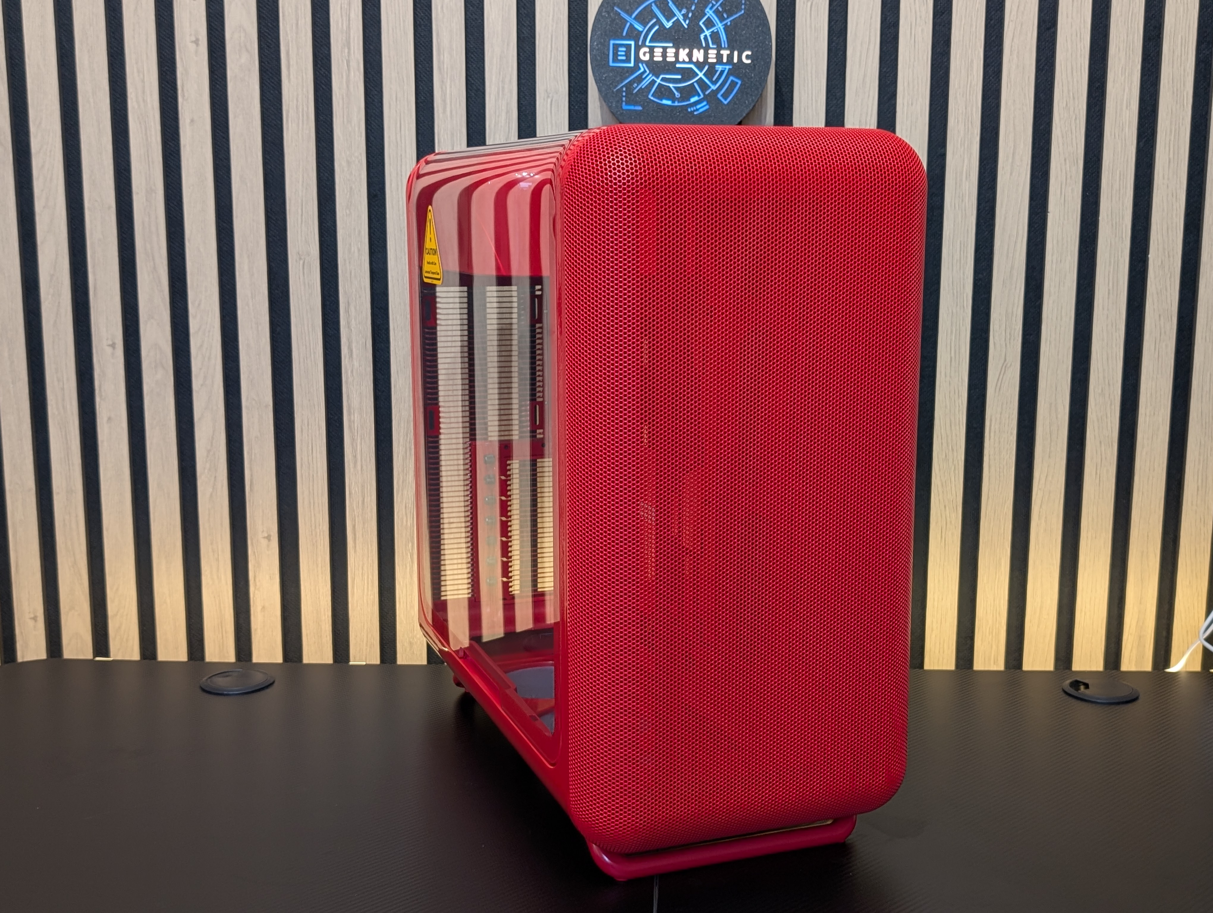 Geeknetic HYTE X50 Review 1