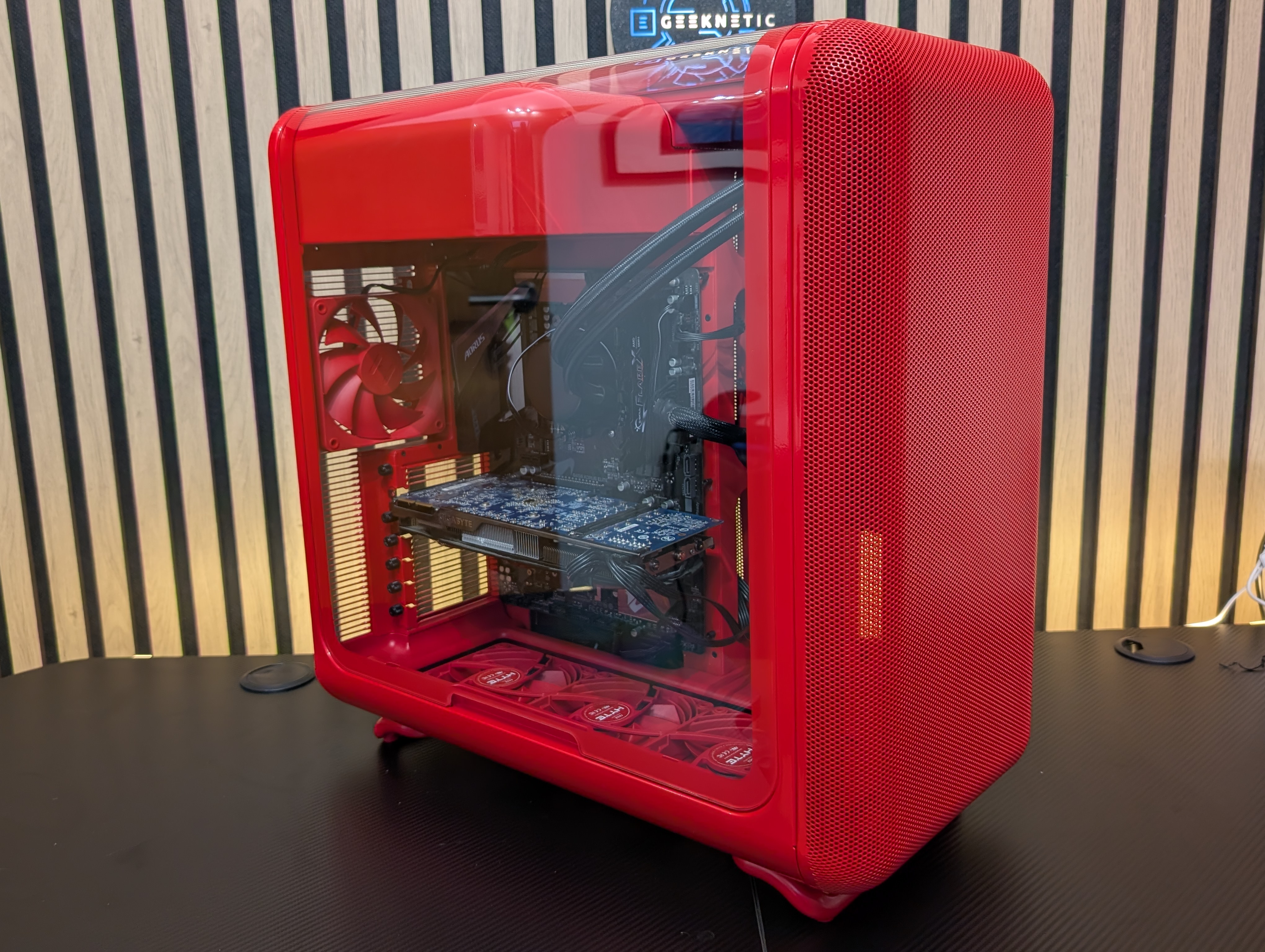 Geeknetic HYTE X50 Review 28