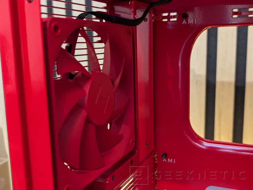 Geeknetic HYTE X50 Review 15