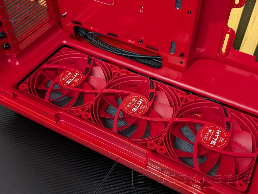 Geeknetic HYTE X50 Review 14