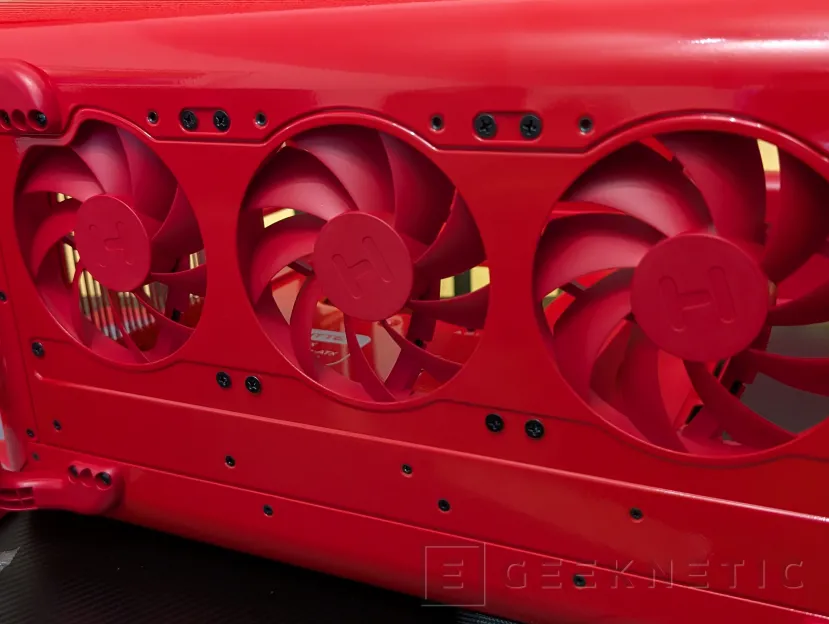 Geeknetic HYTE X50 Review 13