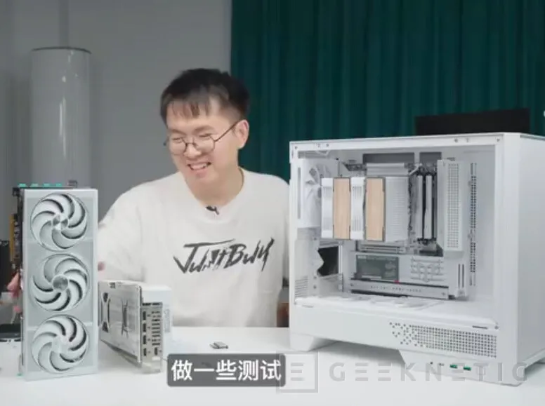 Geeknetic Un canal de vídeo inspecciona la Sapphire RX 9070 XT Nitro+ Aurora Edition y su adaptador Phantom Link antes del CES 2026 3