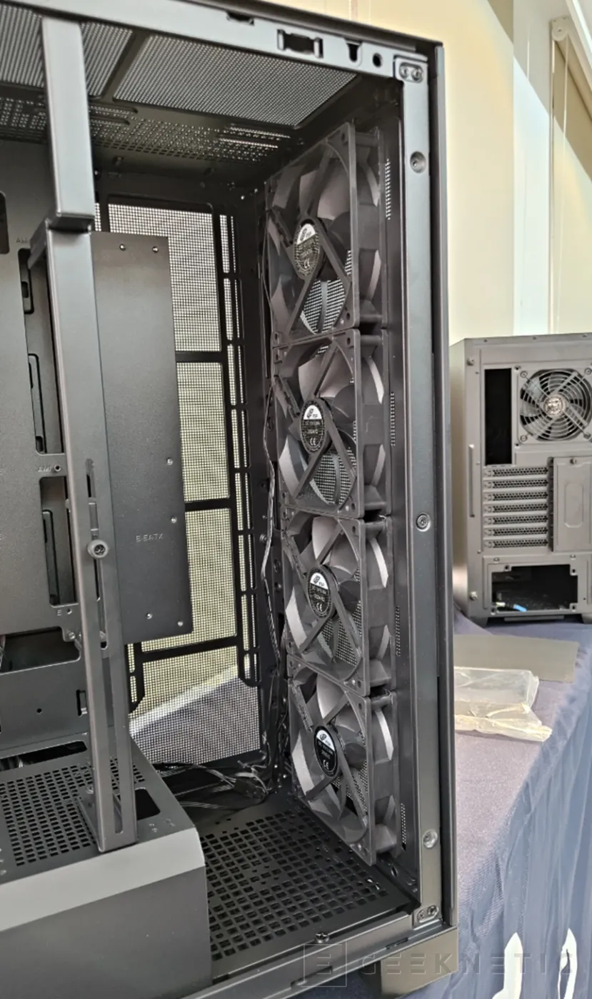 Geeknetic Formato panorámico, "Ultra Torres" y mucho más entre las novedades en cajas de PC de FSP  6