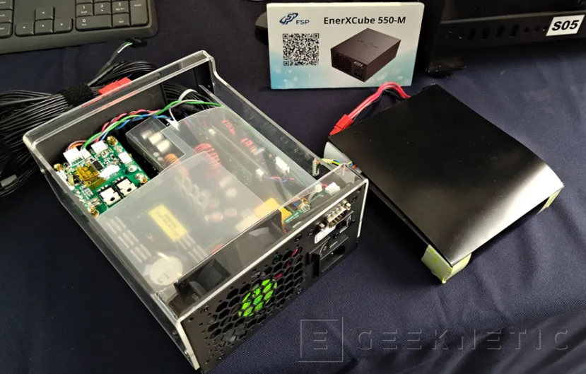 Geeknetic FSP EneXBar y EnerXCube: Fuentes de alimentación a prueba de apagones gracias a su batería integrada 2
