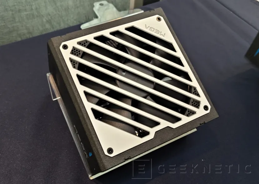 Geeknetic La nueva fuente FSP CANNON PRO 3300W puede alimentar hasta a 6 RTX 5080 a la vez 3